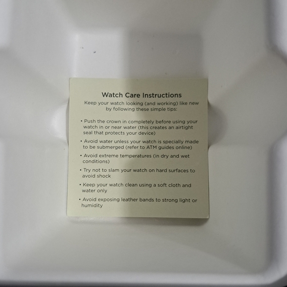 RELIC Watch Two Tone Clear Stones Needs a battery - Picture 9 of 10